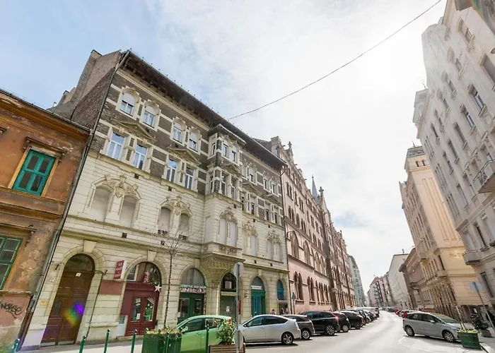 Central - New - Modern