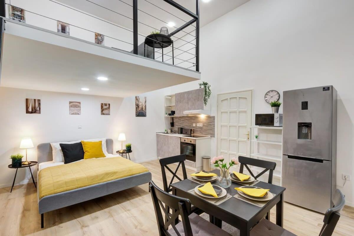 - New - Modern Apartment