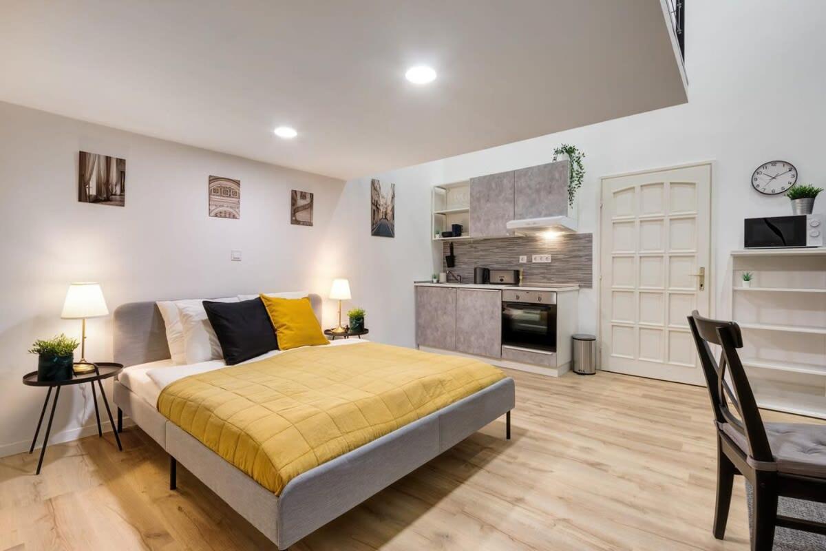 - New - Modern Apartment
